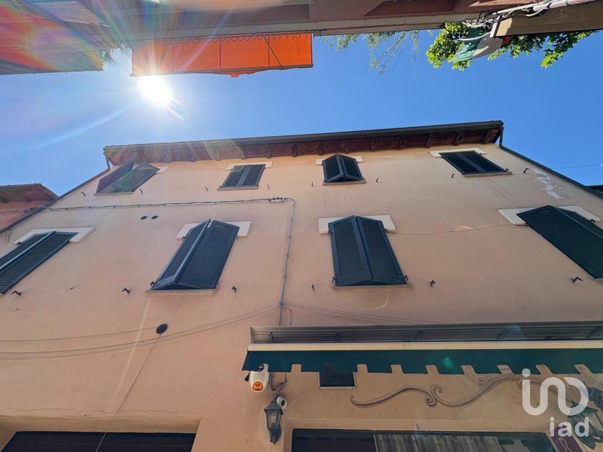 Hotel 8 rooms of 141 m² in Fano (61032)