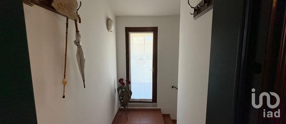 Hotel 8 rooms of 141 m² in Fano (61032)