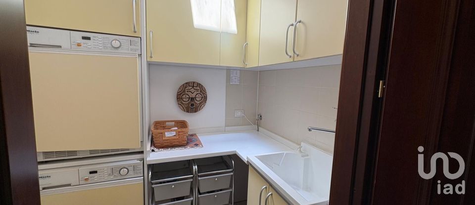 Hotel 8 rooms of 141 m² in Fano (61032)