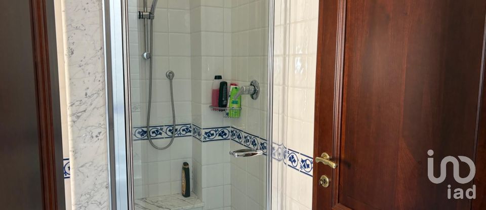 Hotel 8 rooms of 141 m² in Fano (61032)