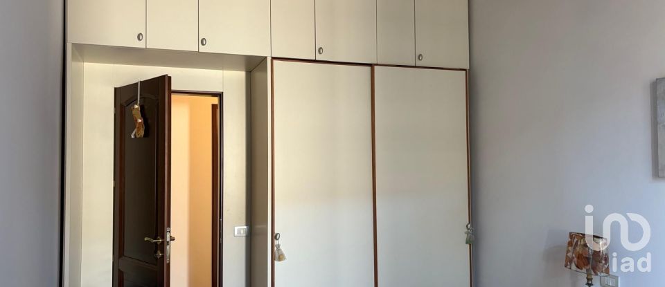 Hotel 8 rooms of 141 m² in Fano (61032)