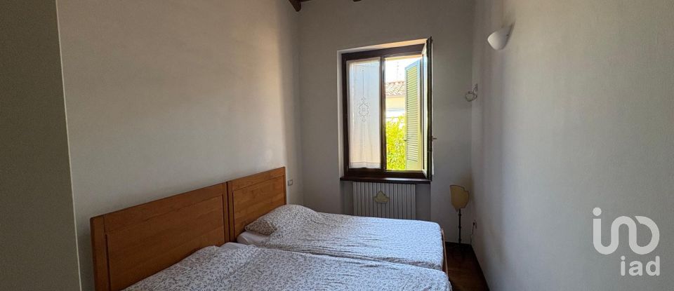 Hotel 8 rooms of 141 m² in Fano (61032)