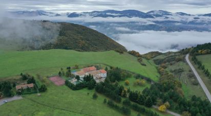 Hotel-ristorante di 2.600 m² in Fabriano (60044)