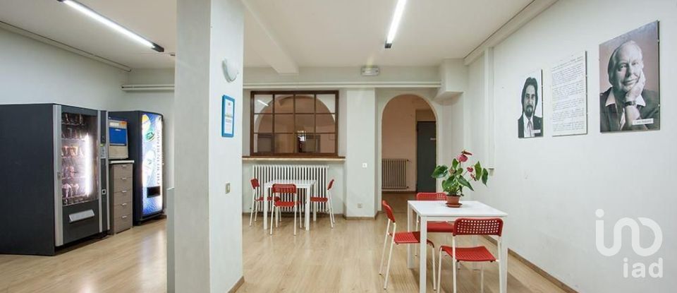 Hotel-ristorante di 2.600 m² in Fabriano (60044)