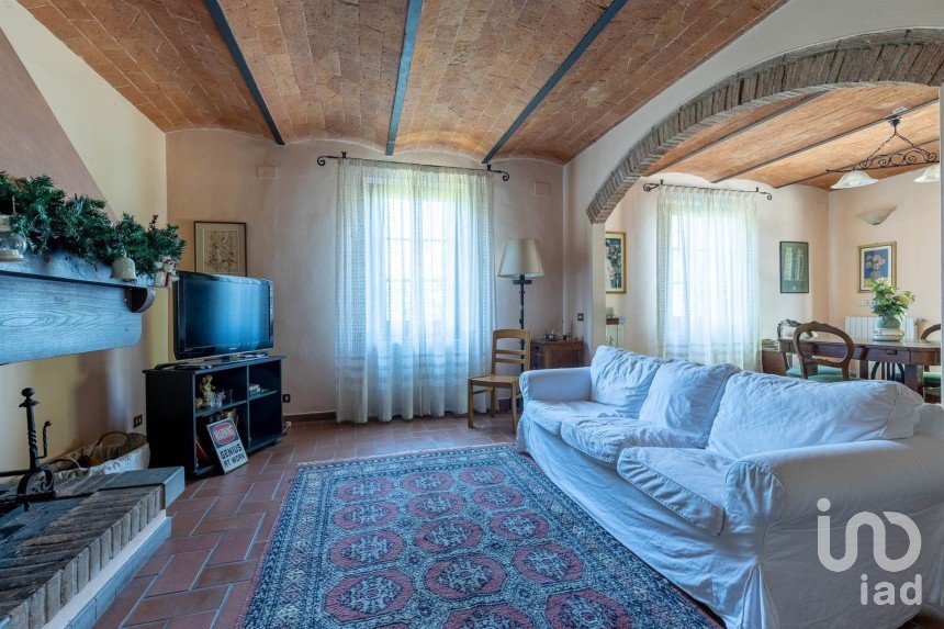 House 7 rooms of 130 m² in Casciana Terme (56034)