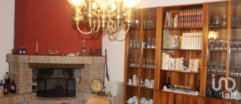 Villa Bifamiliare 8 locali di 363 m² in Fano (61032)