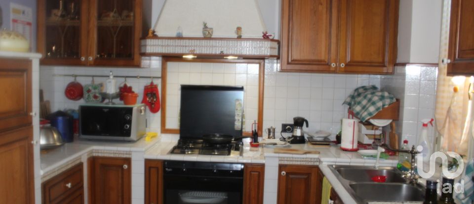 Villa Bifamiliare 8 locali di 363 m² in Fano (61032)