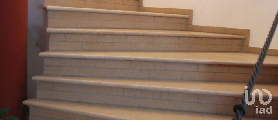 Villa Bifamiliare 8 locali di 363 m² in Fano (61032)