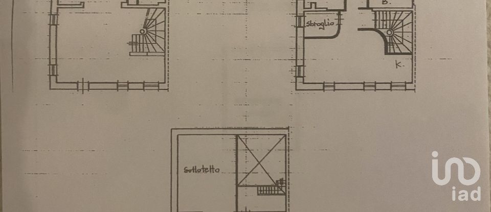 Villa Bifamiliare 8 locali di 363 m² in Fano (61032)