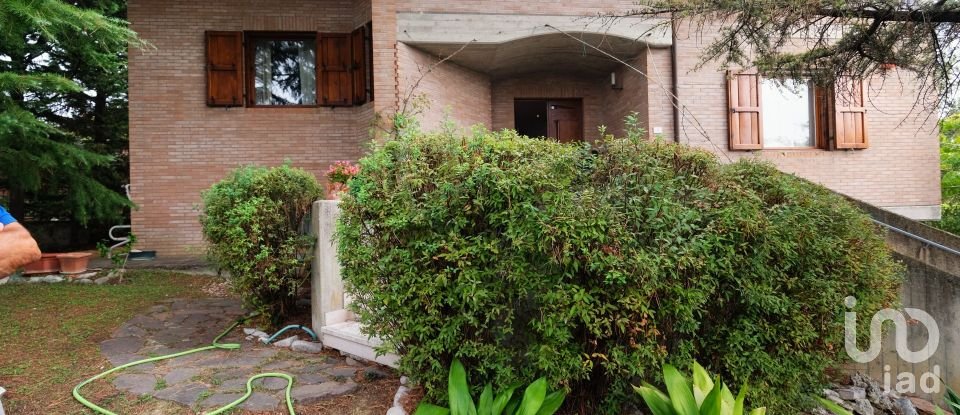 Farm 13 rooms of 400 m² in Belvedere Ostrense (60030)