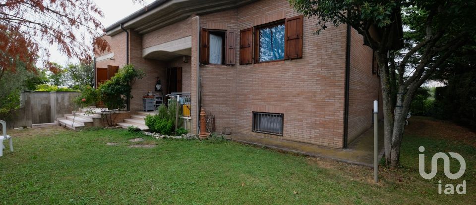 Farm 13 rooms of 400 m² in Belvedere Ostrense (60030)