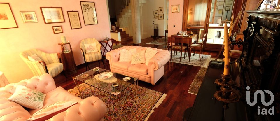 Farm 13 rooms of 400 m² in Belvedere Ostrense (60030)