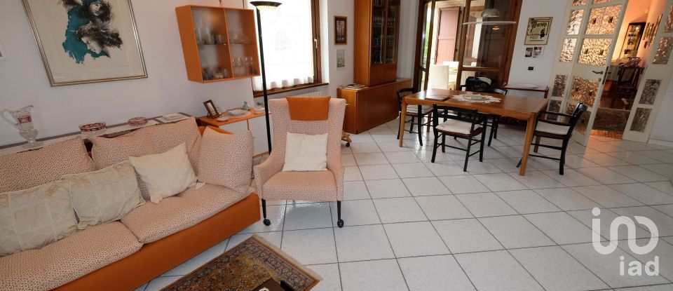 Farm 13 rooms of 400 m² in Belvedere Ostrense (60030)