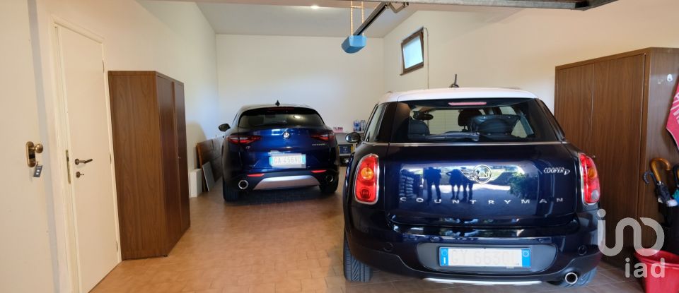 Farm 13 rooms of 400 m² in Belvedere Ostrense (60030)