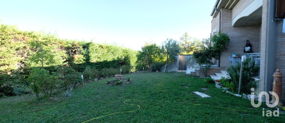 Farm 13 rooms of 400 m² in Belvedere Ostrense (60030)