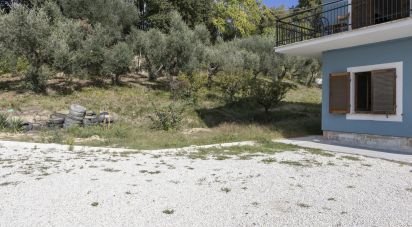 House 10 rooms of 235 m² in Macerata (62100)