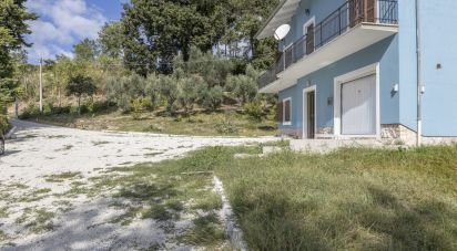 Casa indipendente / Villa 10 locali di 235 m² in Macerata (62100)