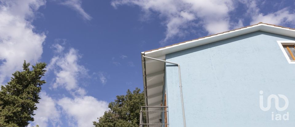 House 10 rooms of 235 m² in Macerata (62100)