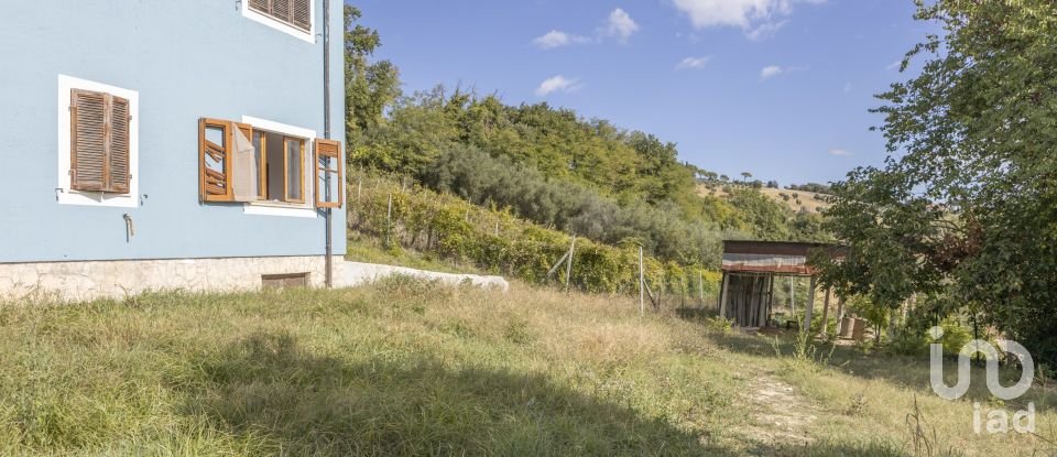 House 10 rooms of 235 m² in Macerata (62100)