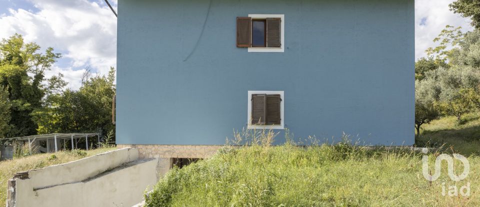 House 10 rooms of 235 m² in Macerata (62100)