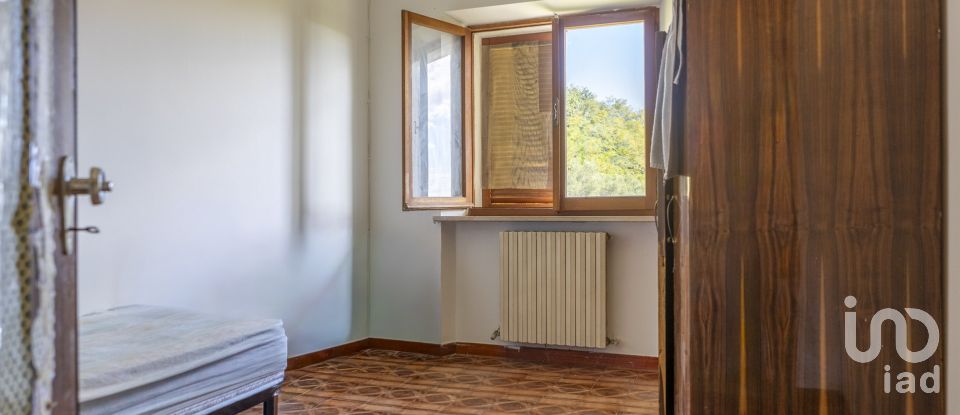 House 10 rooms of 235 m² in Macerata (62100)