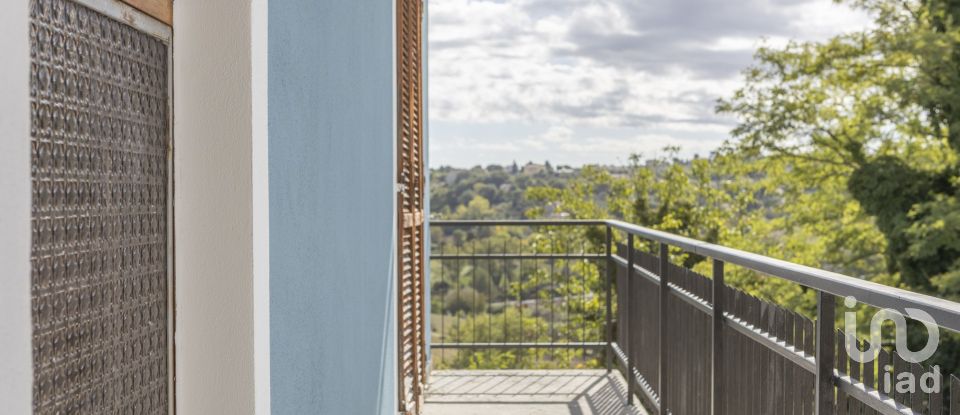 House 10 rooms of 235 m² in Macerata (62100)