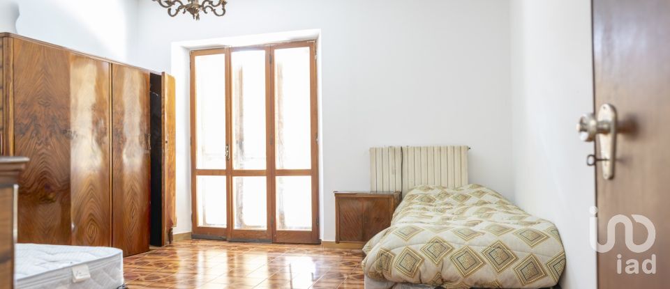 House 10 rooms of 235 m² in Macerata (62100)