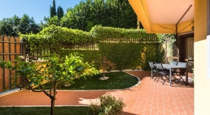 Villa a schiera 4 locali di 119 m² in Roma (00163)