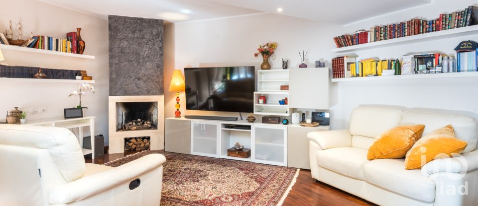 Traditional house 4 rooms of 119 m² in Roma (00163)