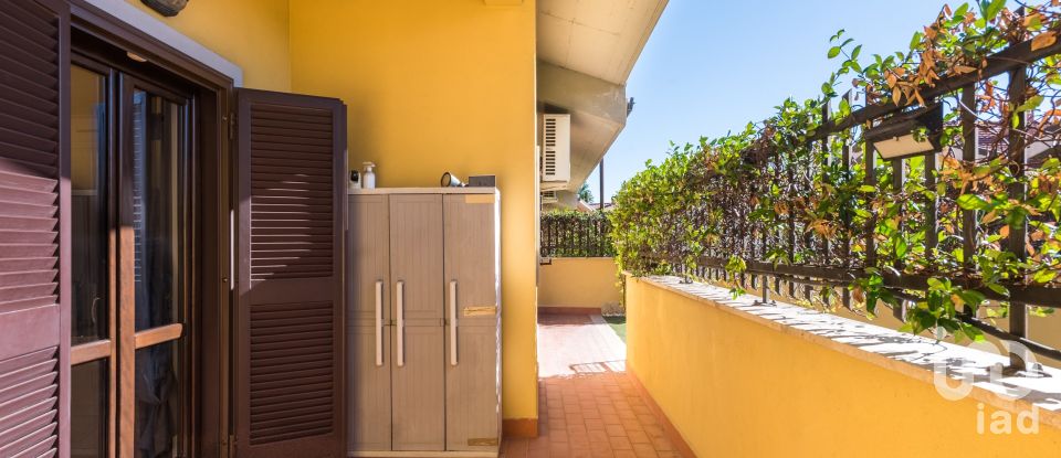 Traditional house 4 rooms of 119 m² in Roma (00163)