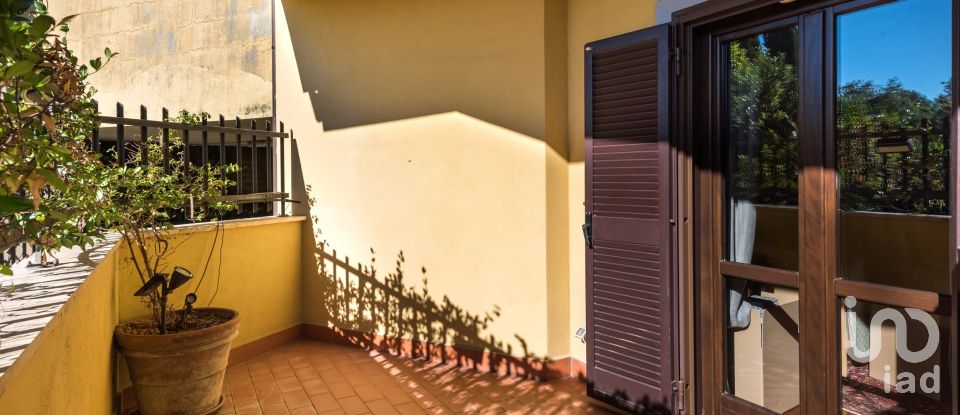 Traditional house 4 rooms of 119 m² in Roma (00163)