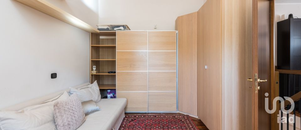 Traditional house 4 rooms of 119 m² in Roma (00163)