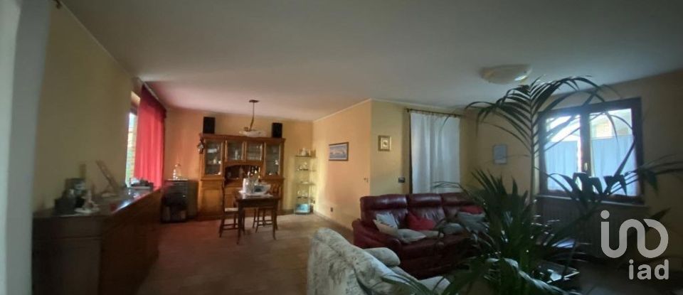 Farm 10 rooms of 336 m² in Riva presso Chieri (10020)