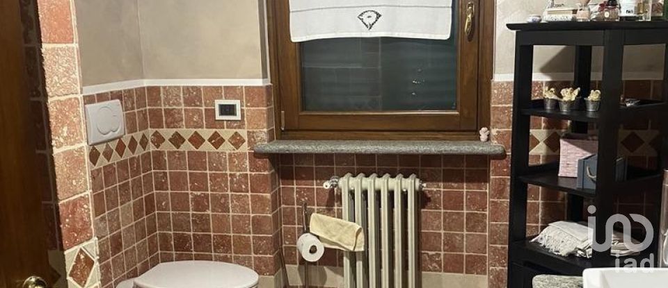 Farm 10 rooms of 336 m² in Riva presso Chieri (10020)