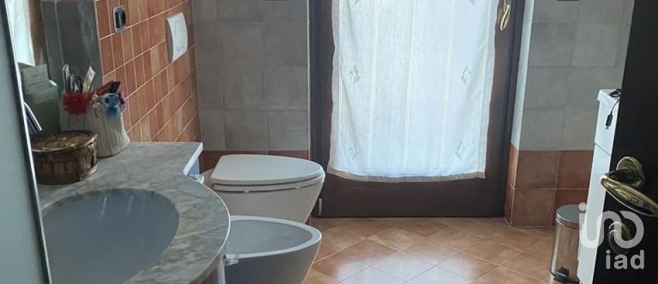 Farm 10 rooms of 336 m² in Riva presso Chieri (10020)