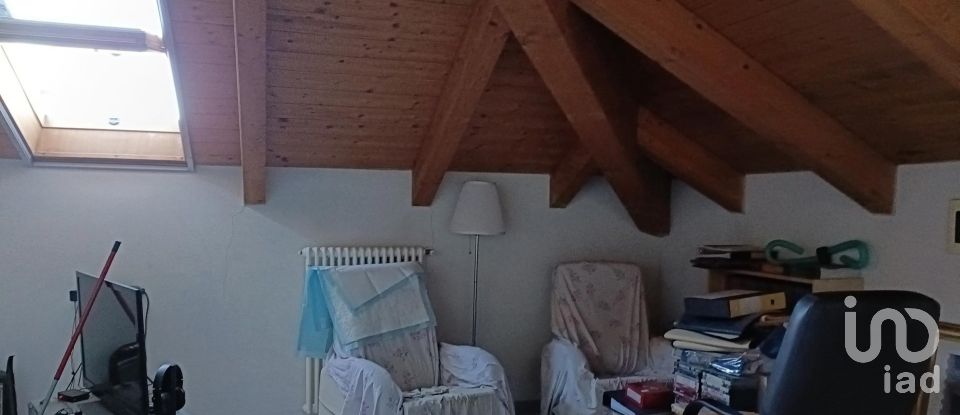 Duplex 5 rooms of 160 m² in Trofarello (10028)