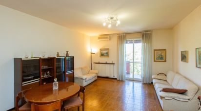Three-room apartment of 111 m² in Samarate (21017)
