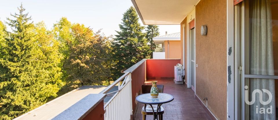 Three-room apartment of 111 m² in Samarate (21017)