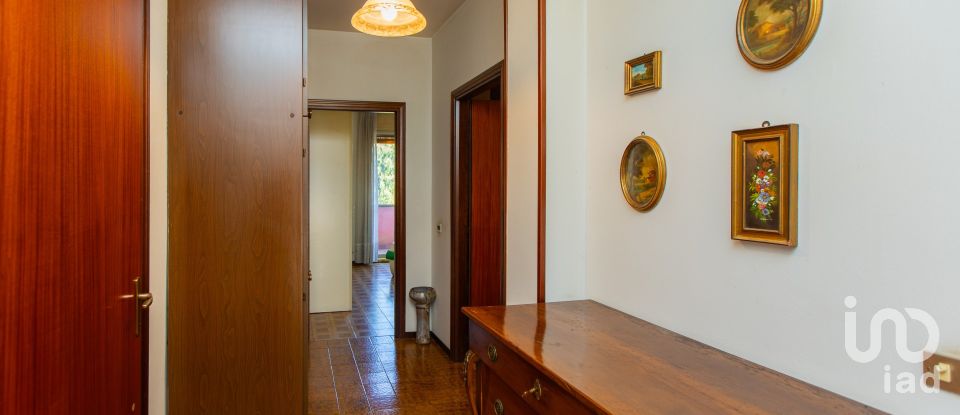 Three-room apartment of 111 m² in Samarate (21017)