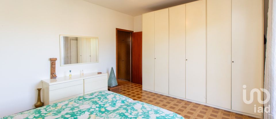 Three-room apartment of 111 m² in Samarate (21017)