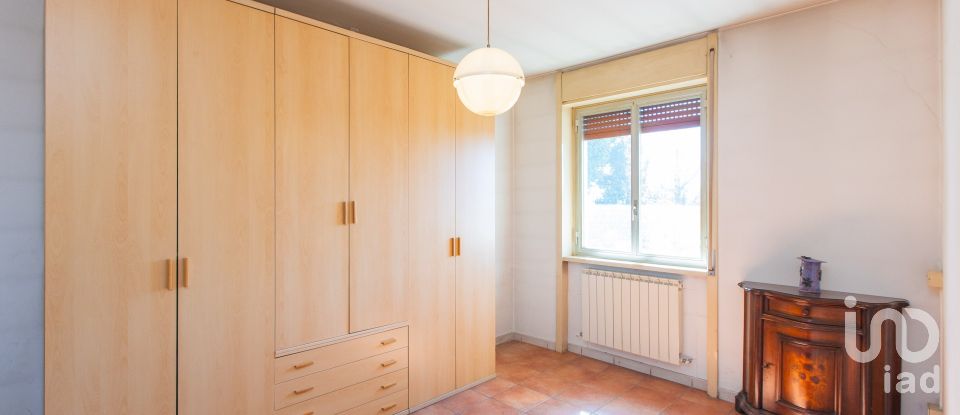 Three-room apartment of 111 m² in Samarate (21017)