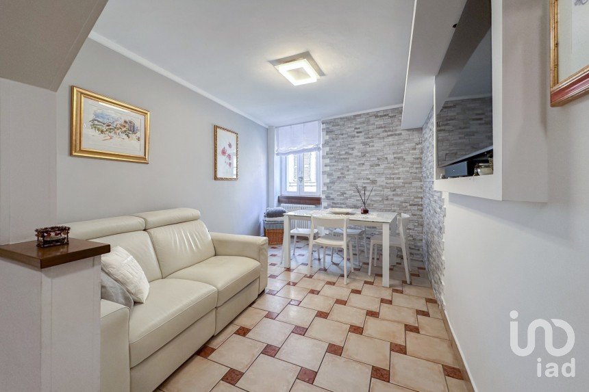 Mansion 6 rooms of 120 m² in Monte Urano (63813)