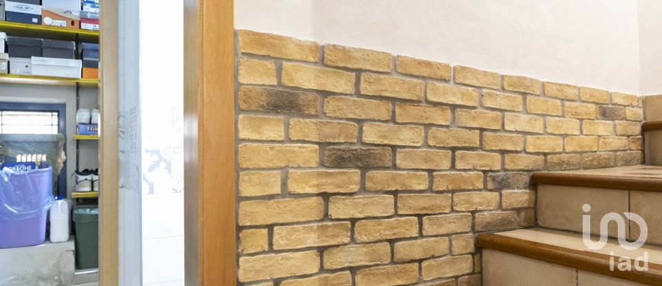 Mansion 6 rooms of 120 m² in Monte Urano (63813)