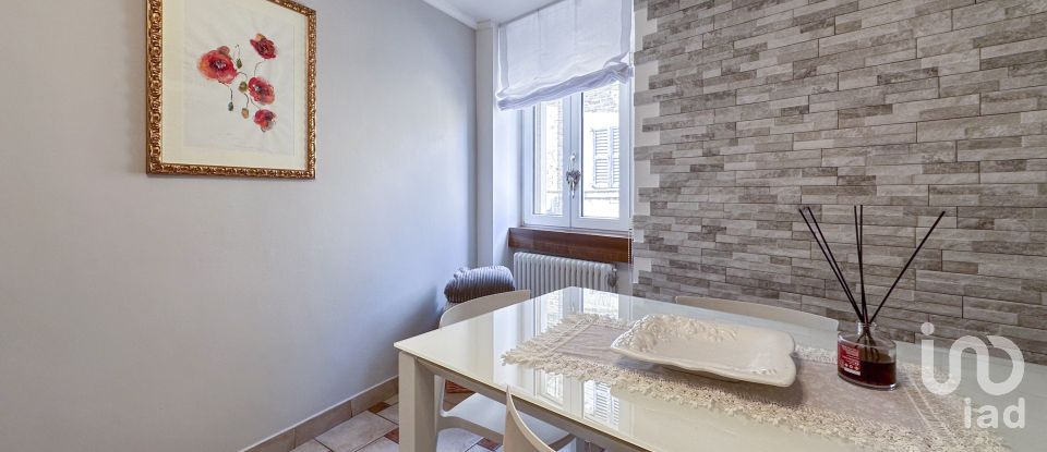 Mansion 6 rooms of 120 m² in Monte Urano (63813)