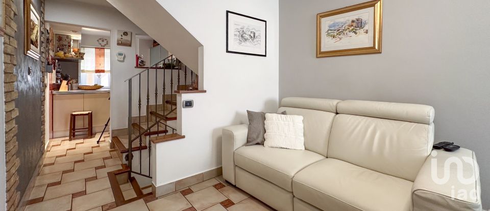 Mansion 6 rooms of 120 m² in Monte Urano (63813)