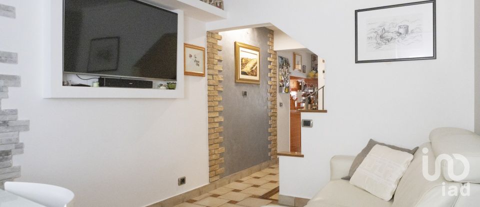 Mansion 6 rooms of 120 m² in Monte Urano (63813)