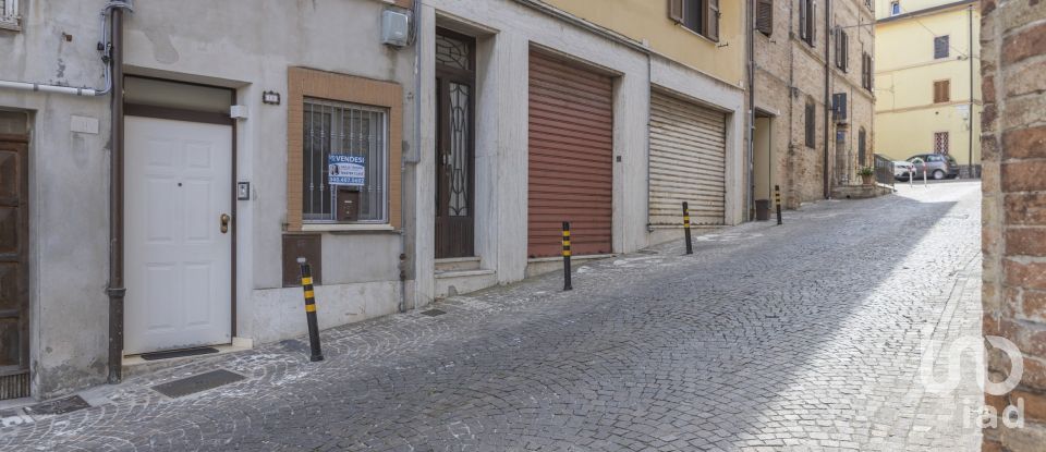 Mansion 6 rooms of 120 m² in Monte Urano (63813)