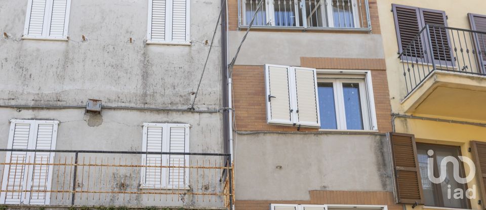 Mansion 6 rooms of 120 m² in Monte Urano (63813)