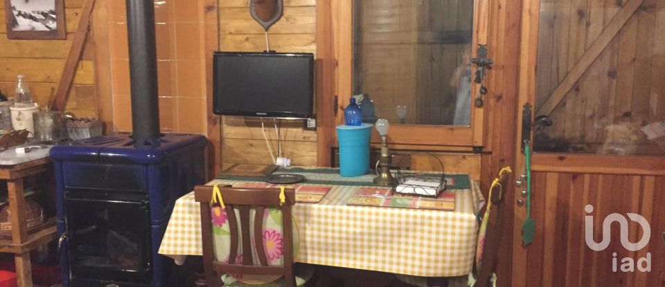 Baita / Chalet 4 locali di 90 m² in Castelli (64041)