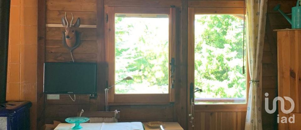 Baita / Chalet 4 locali di 90 m² in Castelli (64041)
